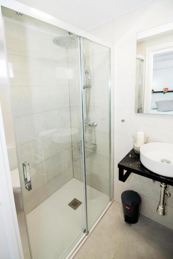 Perfectly Located Beachside Apartment In Elviria Marbella Zewnętrze zdjęcie